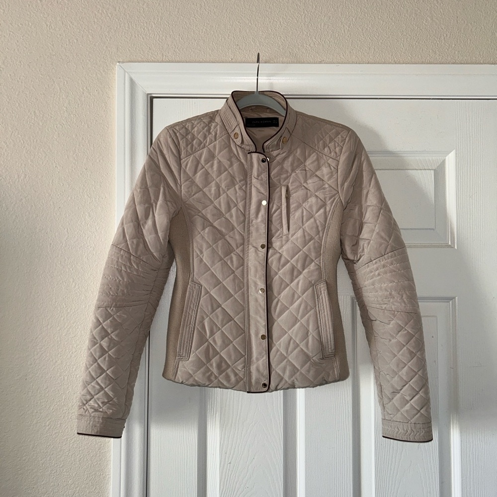 Zara Women's Lightweight Puffer Jacket